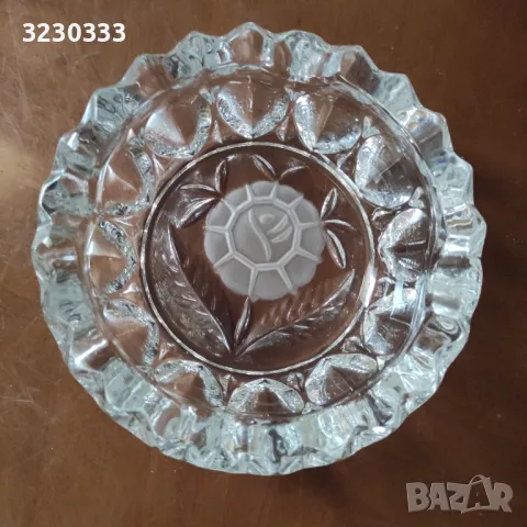 Кристален пепелник, снимка 2 - Декорация за дома - 49728584
