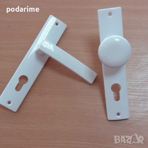 Дръжка с топка - 70 мм междуцентрие, бяла