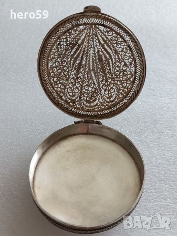 Стара сребърна филигранна кутийка за хапчетата-сребро 800-900 проба , снимка 4 - Антикварни и старинни предмети - 45674312