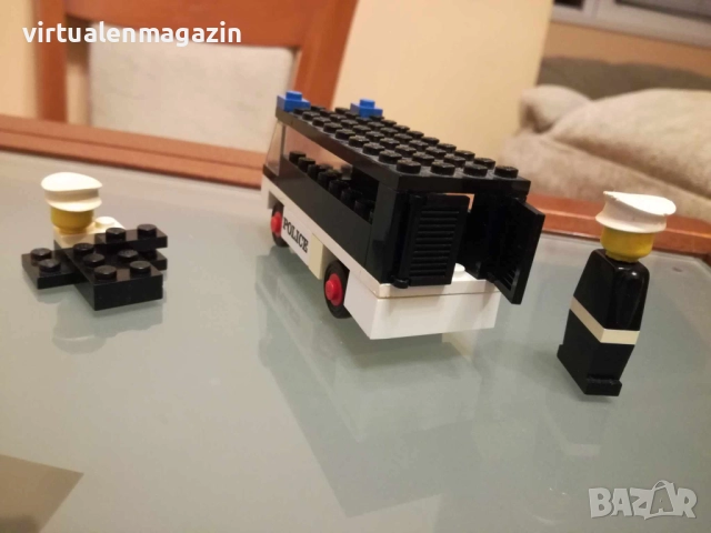 Много стари Конструктори Лего - LEGO Police 611 , 659 , 709 , 6676, снимка 6 - Колекции - 39580444