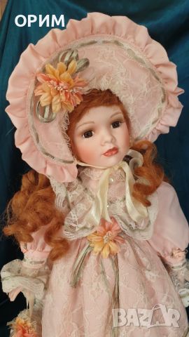 Кукла от порцелан с ярко облекло., снимка 1 - Колекции - 45924647