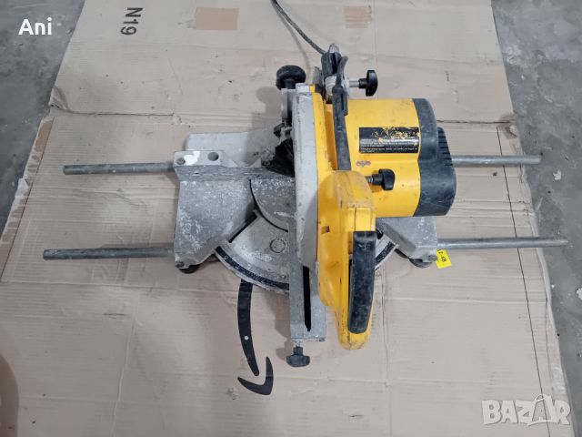 Циркуляр пендула - Dewalt 110 V / 1200 W, снимка 4 - Циркуляри - 46138598