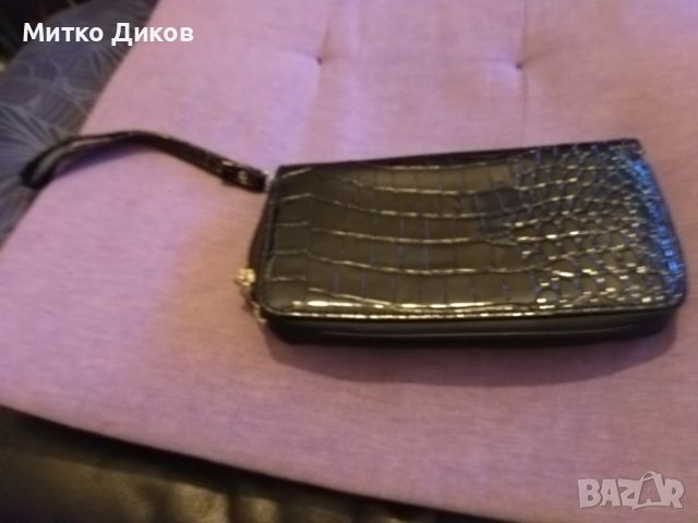 Женско лачено кожено портмоне чантичка с дръжка ново 190х95мм, снимка 1 - Портфейли, портмонета - 45640426