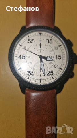 Продавам Английски електронен часовник HENLEY, снимка 1 - Дамски - 46005566