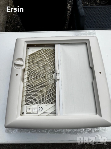 Люк с Вентилатор Thule Omnivent 12V С монтажен размер : 40/40 , снимка 6 - Къмпинг мебели - 54197083