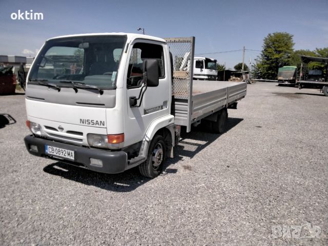 Продавам Nissan cabstar 2000 година с каросерия 4.70 м