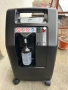 Продавам кислороден концентратор DeVilbiss Compact 525 с  2.5 години гаранция, снимка 1
