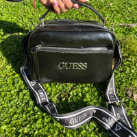 Нови дамски чанти Guess, снимка 3 - Чанти - 44961428