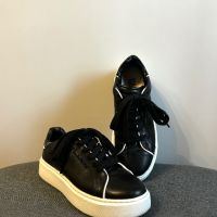 Обувки Karl Lagerfeld, снимка 1 - Дамски ежедневни обувки - 45535704