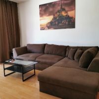 Голям диван, снимка 4 - Дивани и мека мебел - 45647936