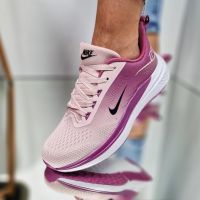 Дамски маратонки Nike, снимка 1 - Маратонки - 45210813