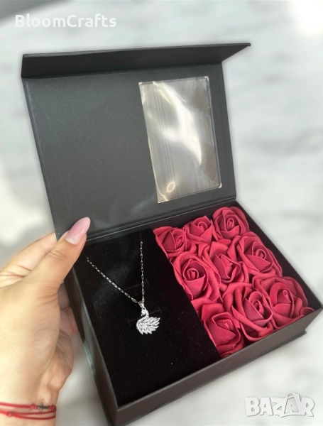 Кутия с рози и бижу, снимка 1