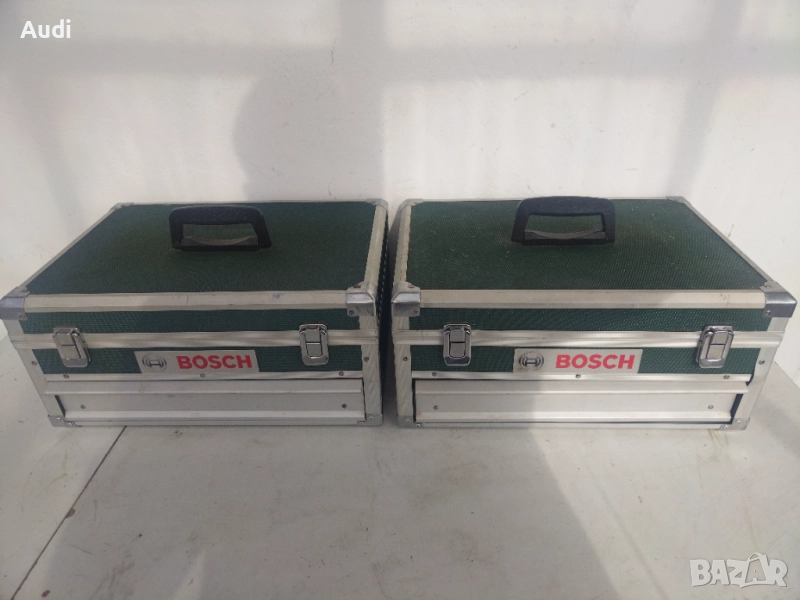 Куфар за инструменти BOSCH Горно отваряем капак  Чекмедже на релси  Две закопчалки и ръкохватка  Габ, снимка 1