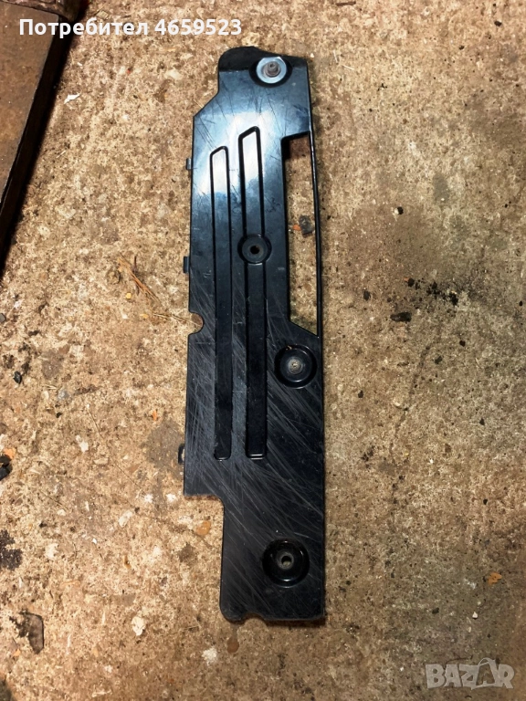 Лайсна над десен фар на камион Волво само за 10лв. 82056991 rh, снимка 1