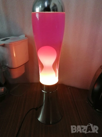 Лава лампа, снимка 2 - Настолни лампи - 53039511