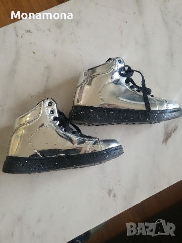 Сребърни обувки , снимка 1 - Дамски ежедневни обувки - 46188470