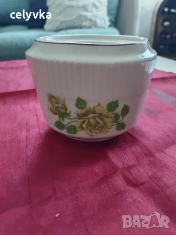 Порцеланова захарница - българска Изида