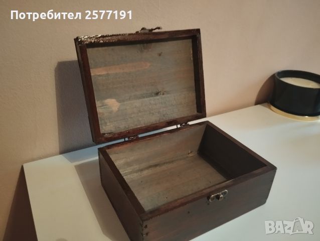 Дървена кутия , снимка 5 - Антикварни и старинни предмети - 46245877