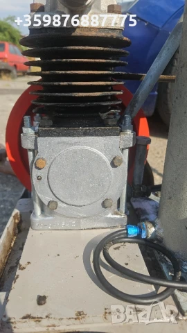 Компресор Голям двигател 1.5 с мощен дебит въздух , снимка 2 - Електродвигатели - 51057062