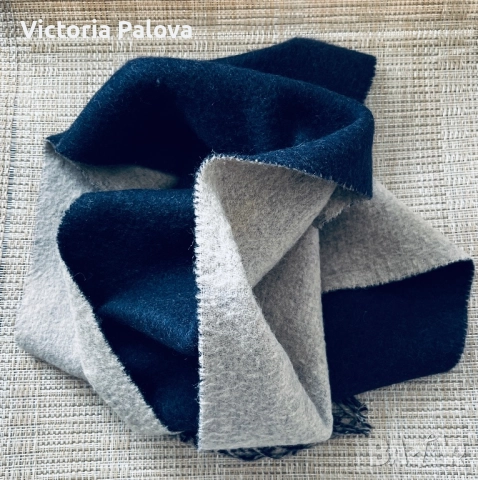 Елегантен вълнен двуцветен шал , снимка 2 - Шалове - 52922929