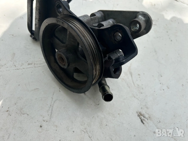 хидравлична помпа Toyota 2.0 D4d Avensis Rav4 Corolla Verso Тойота, снимка 2 - Части - 54244061