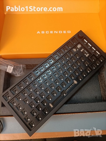 Клавиатура Glorious GMMK PRO Barebones 75 Клавиатура, снимка 2 - Клавиатури и мишки - 52652072