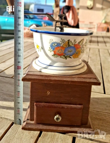 Антикварна мелничка, снимка 2 - Антикварни и старинни предмети - 53489274