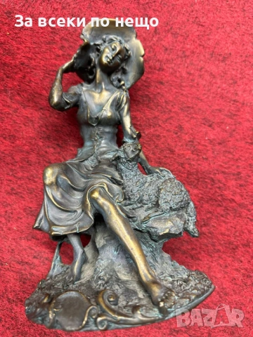 “Пастирката” великолепна млада дама с агънце, бронз, удивителна красота, майсторство Код P1936, снимка 7 - Декорация за дома - 53731670