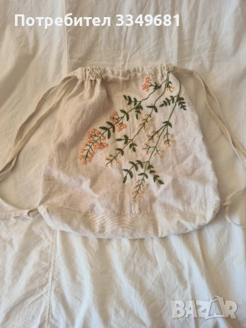 Ленена мешка с ръчна бродерия , снимка 3 - Подаръци за жени - 53664079