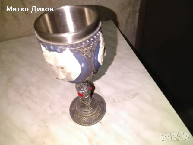  чаша бокал за вино от полирезин и метал с релефни декорации - вълк и символи Н-185мм и фи 74мм, снимка 3 - Декорация за дома - 49625216