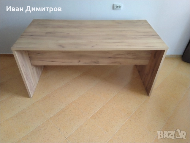 Голямо бюро за програмист, ширина 160 см, дълбочина 80 см височина 76 см., снимка 4 - Работни маси и бюра - 51850671