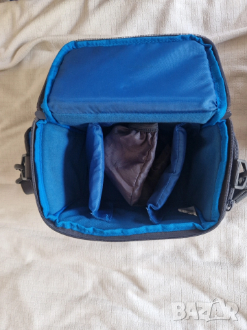 Rivacase чанта за фотоапарат с разделения и дъждобран, снимка 2 - Фотоапарати - 53837520