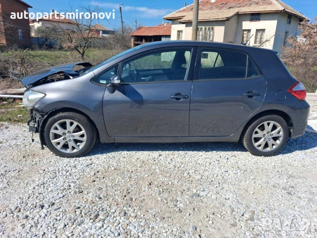 На части Аурис фейслифт 1.3 vvti, снимка 2 - Автомобили и джипове - 53830886