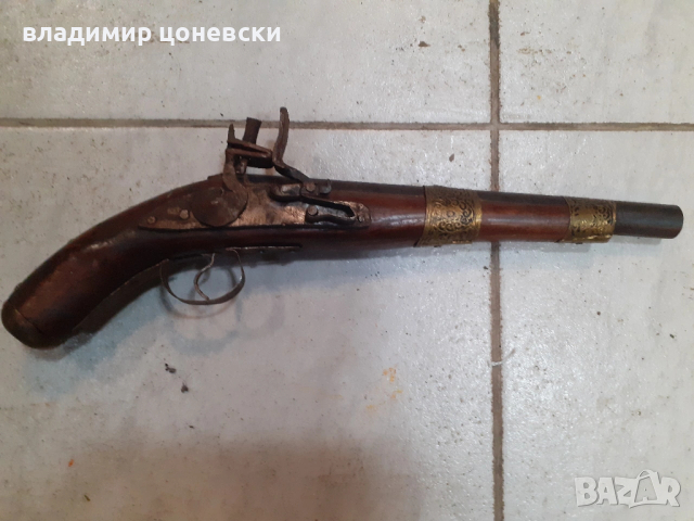 Красив кремъчен пистолет,пищов,оръжие