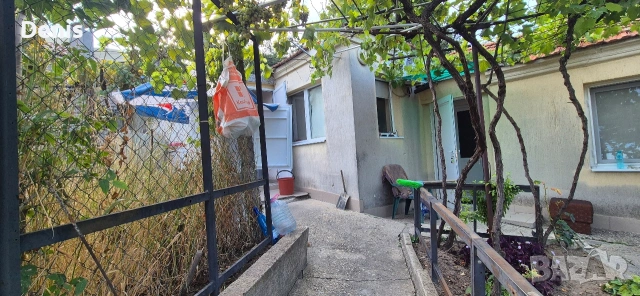 продава се самостоятелно къща , снимка 3 - Къщи - 53231547