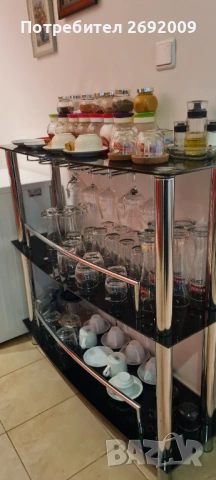 Продавам стъклен бар плот/витрина 