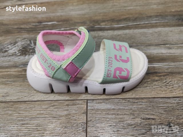 Ново!Детски сандали на платформа /Б424, снимка 1 - Детски сандали и чехли - 45512906