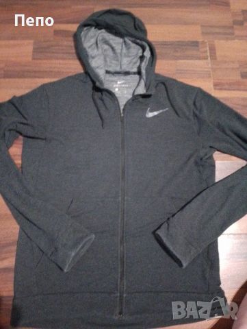 Горнище Nike, снимка 1 - Спортни дрехи, екипи - 46417446