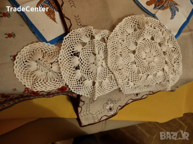 Ръчно бродирани и шити шевици, кърпи, гоблени , снимка 3 - Антикварни и старинни предмети - 52497394