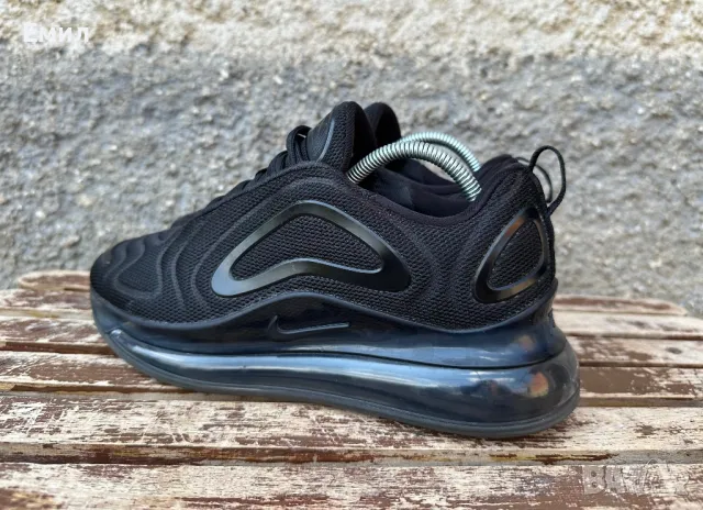 Оригинални маратонки Nike Air Max 720 Triple Black, Размер 36.5, снимка 5 - Маратонки - 47126254