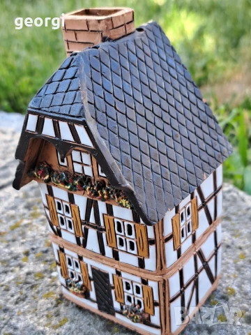 немска колекционерска керамична къщичка свещник , снимка 2 - Декорация за дома - 51306864