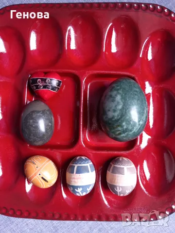 Декоративни яйца от мрамор с резба