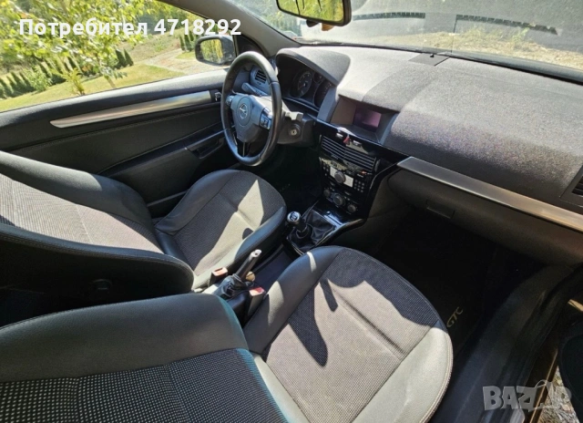 Opel Astra GTC 1.9, снимка 2 - Автомобили и джипове - 53215228