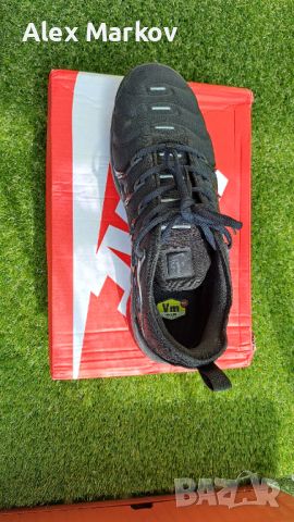 Nike vapormax plus triple black, снимка 2 - Ежедневни обувки - 45539191