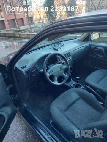 VW Polo 1.4i Климатик, снимка 4 - Автомобили и джипове - 53110190