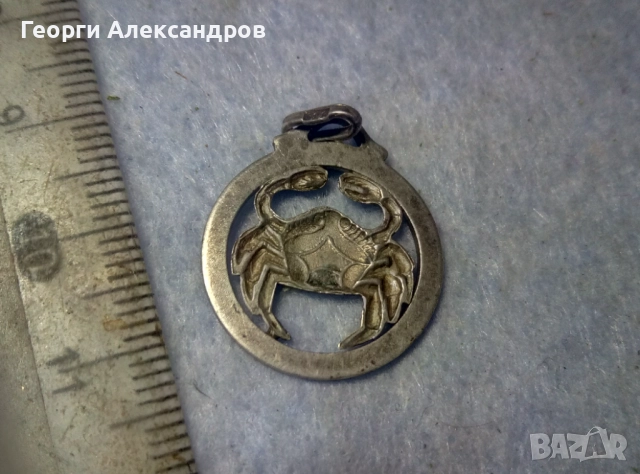 Фин Старинен СРЕБЪРЕН МЕДАЛЬОН ЗОДИЯ РАК СРЕБРО 835, снимка 2 - Колиета, медальони, синджири - 52461593