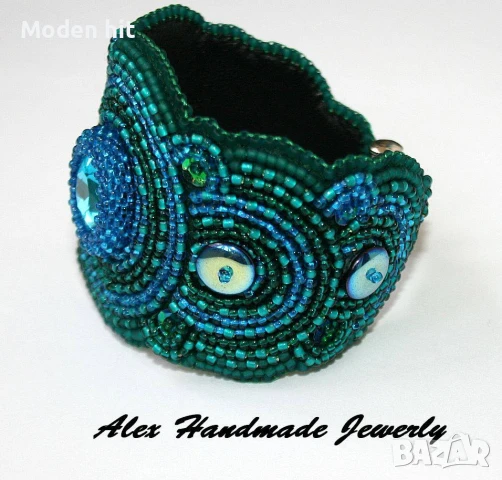 Ръчно изработен комплект с риволи кристали - гривна и обеци, снимка 5 - Бижутерийни комплекти - 50803499