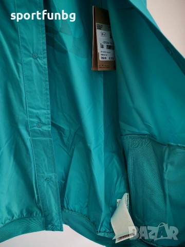 Дамско яке Nike Swoosh Run Jacket Womens, снимка 8 - Якета - 53870998