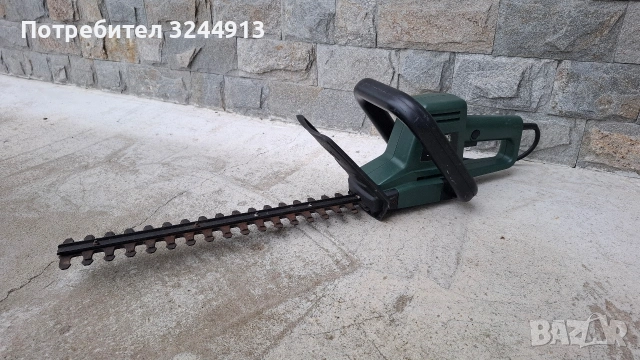 Английски електрически храсторез Black Decker , снимка 3 - Градинска техника - 54069033