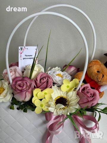 Кокетни чантички с ароматни сапунени рози + мече “Абитуриент”, снимка 3 - Подаръци за жени - 45626468